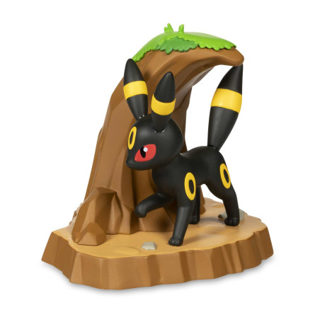 An Afternoon with Eevee & Friends! - Umbreon Figurine