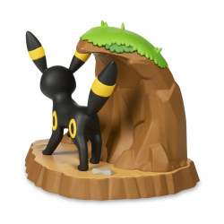 An Afternoon with Eevee & Friends! - Umbreon Figurine